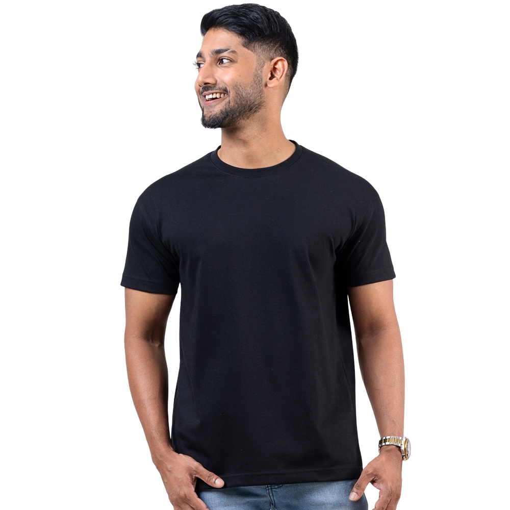 Side profile fit of Essential Tee in Black